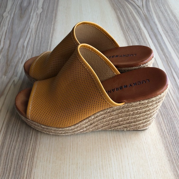 Lucky Brand Mackayla Clay Peep Toe Wedge - Picture 2 of 6